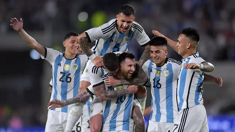 Argentina vs Algeria đều có bàn thắng