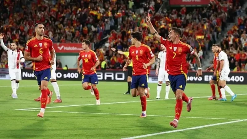 Tây Ban Nha thắng không quá khó trước Uruguay